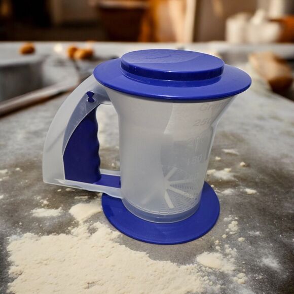 Tupperware Sift N Style Store Flour Sifter 3347 Squeeze Handle Base Lid 3349 - Picture 1 of 5
